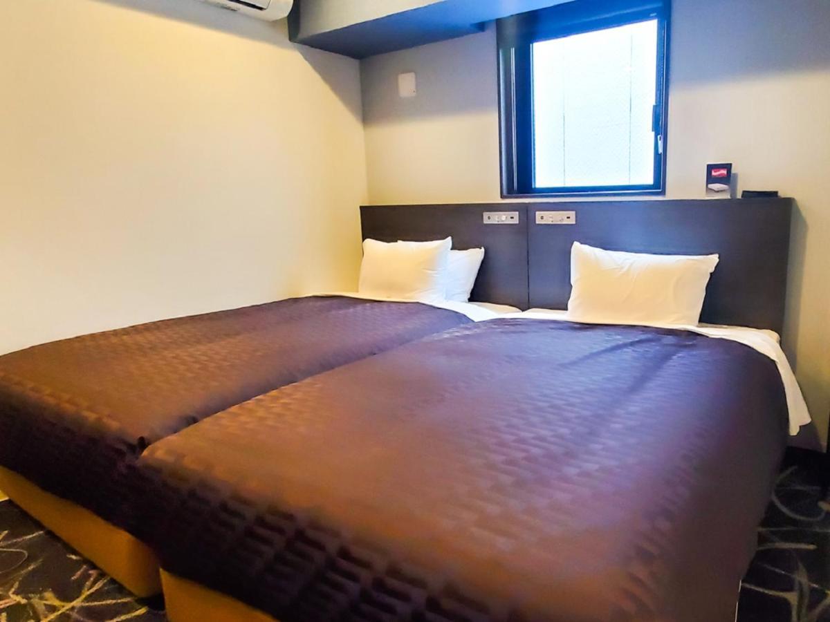 Hotel Livemax Yokohama Stadium Mae Exteriör bild